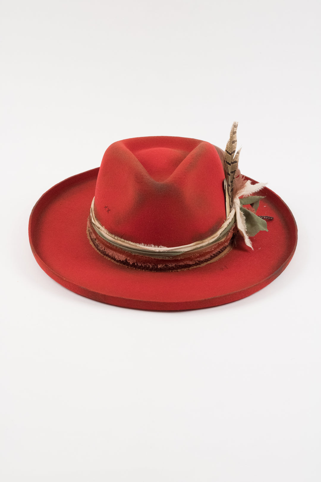 The Meadow - Red pencil brim distressed