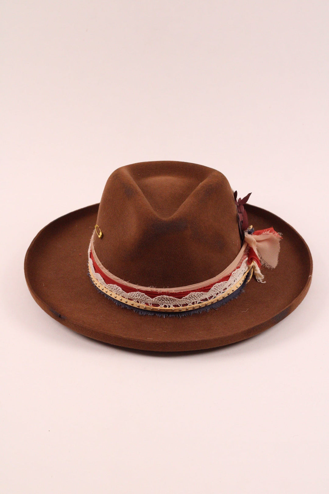 The Sienna -  caramel pencil brim distressed