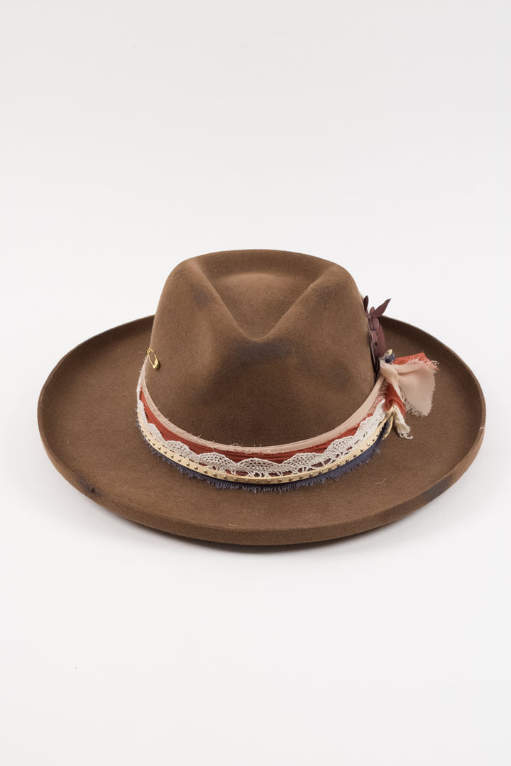 The Sienna -  caramel pencil brim distressed