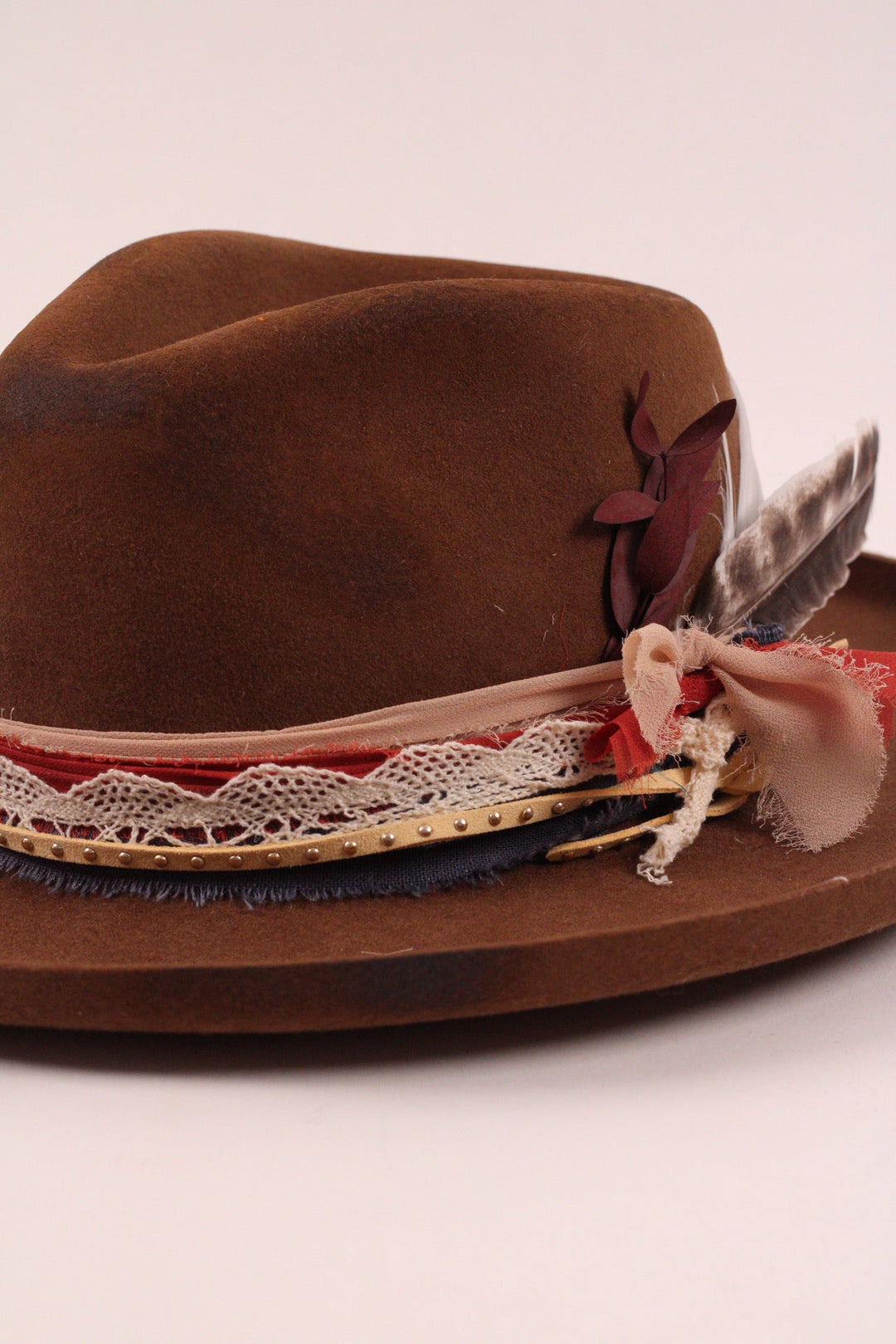 The Sienna -  caramel pencil brim distressed