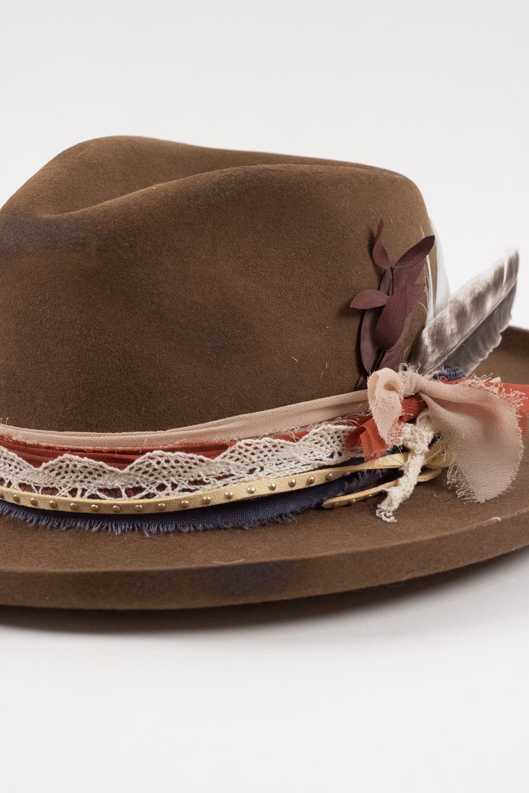 The Sienna -  caramel pencil brim distressed