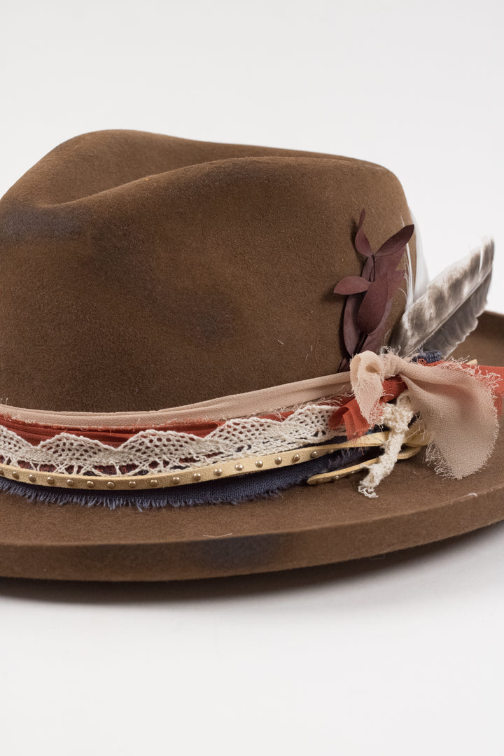 The Sienna -  caramel pencil brim distressed