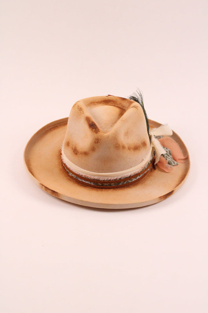 The Aspen - Ivory pencil brim distressed