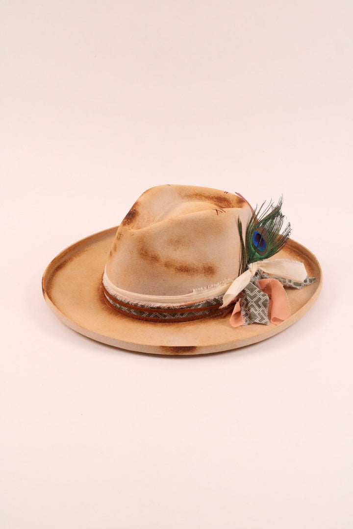 The Aspen - Ivory pencil brim distressed