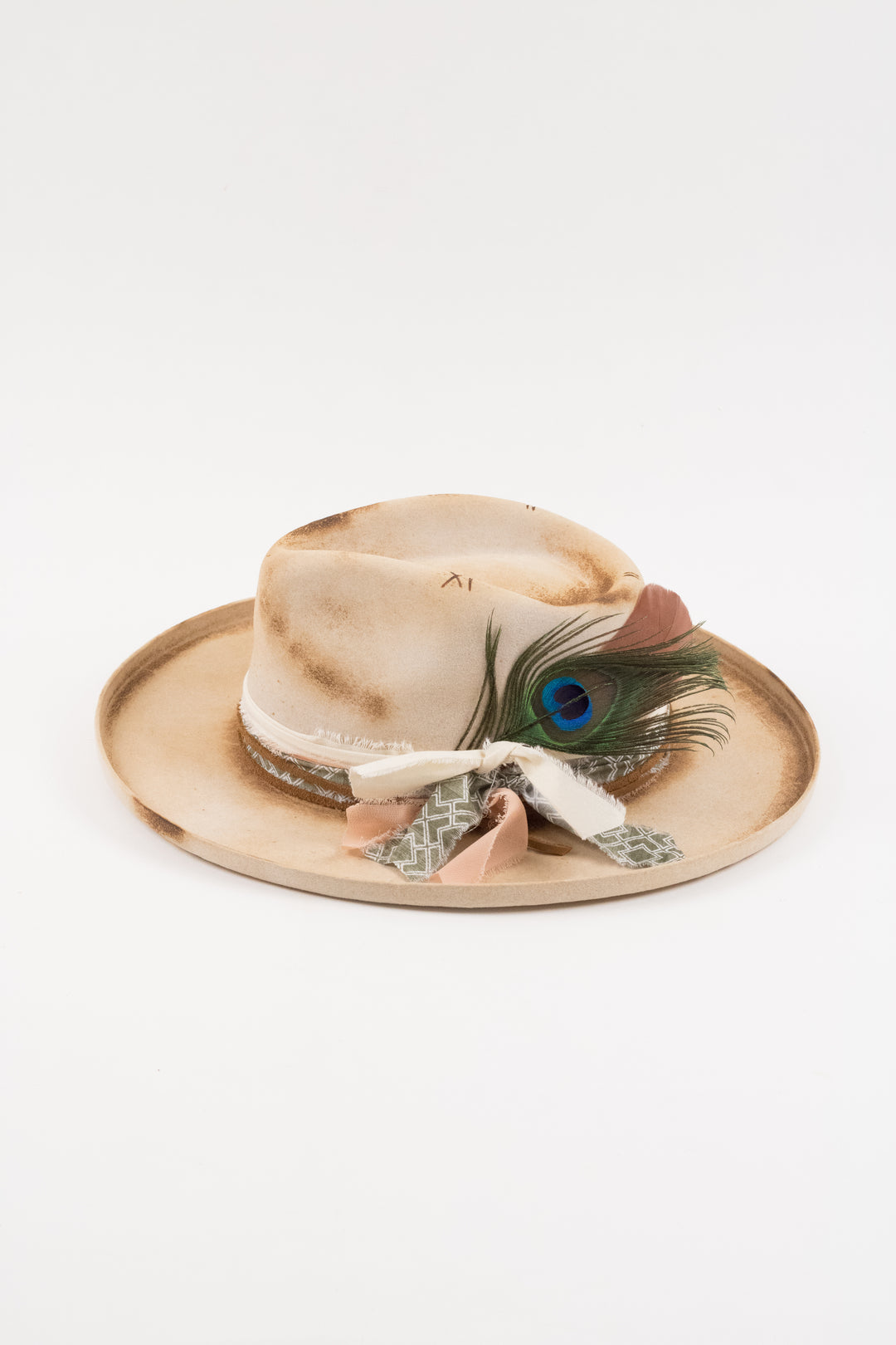 The Aspen - Ivory pencil brim distressed